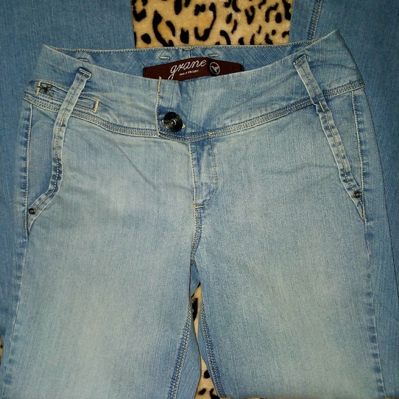 "Grane" Light Wash Flares - Picture 2 of 4